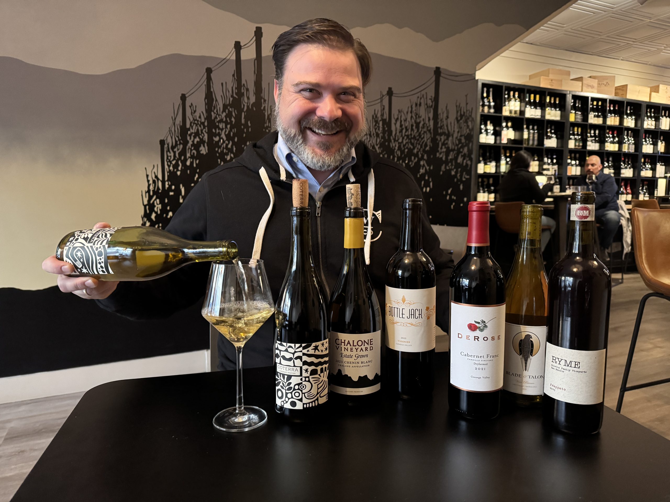 Comer, beber, saborear: recomendaciones de vinos navideños de Crave Wine  Co. | BenitoLink, image size:2560x1920